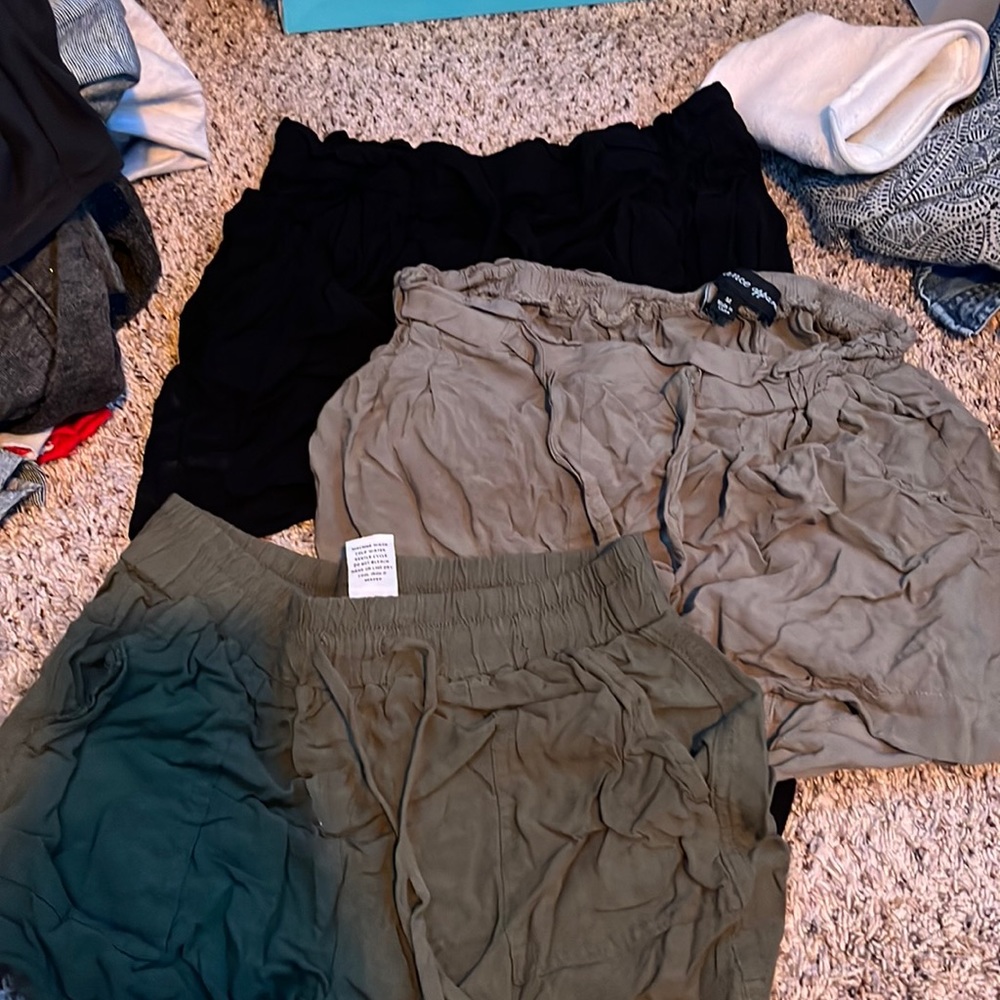 Loose tie shorts